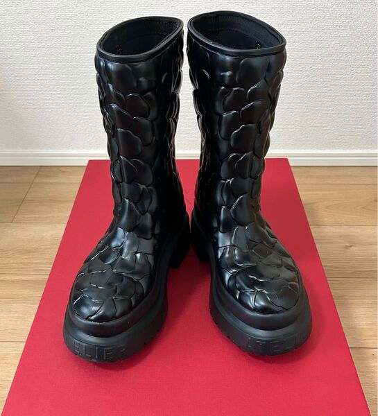 新品未使用 VALENTINO ヴァレンティノ ガラヴァーニ 黒 ローズ ブーツ 35(22〜22.5) 正規品