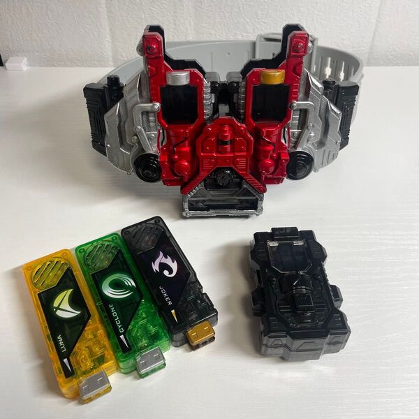 仮面ライダーダブル 変身ベルト 仮面ライダーW ガイヤメモリー バンダイ