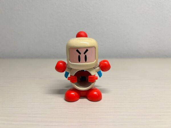ビーダマンJr. しろボンバーマンMINI(首の折損補修済み)