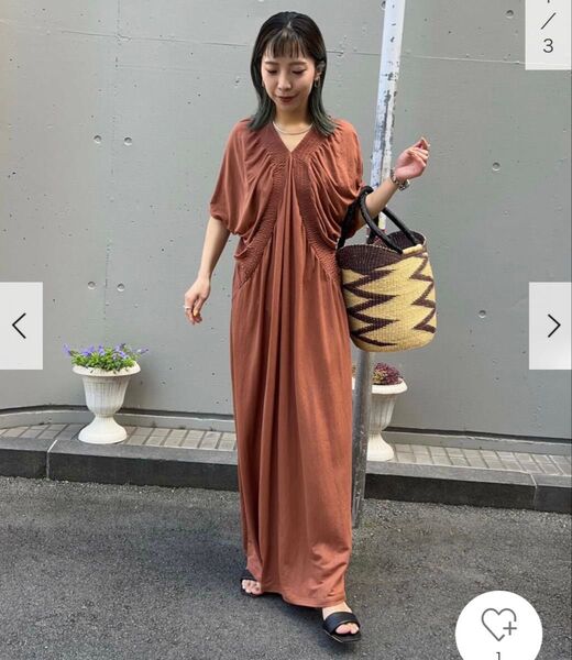 アーバンリサーチ ラート URBAN RESEARCH LAATO シャーリングワンピース ロング マキシ丈 Vネック ブラウン