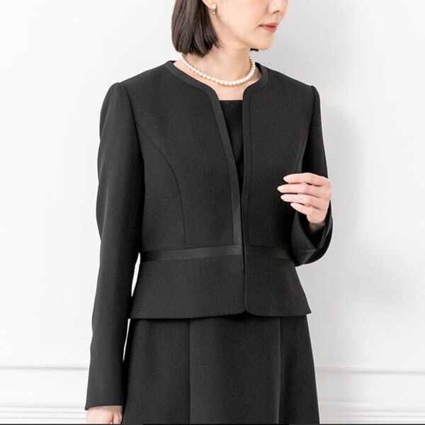 SOIR PERLE 東京ソワール ノーカラーのリボン付ジャケット ブラックフォーマル 冠婚葬祭 喪服 礼服 9号 Mサイズ 現行