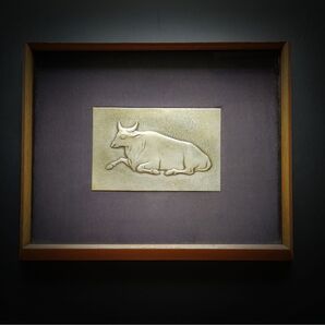 洋彫 牛 壁掛け 版画 額装 インテリア 美術品 箱付き
