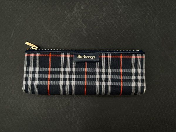中古BURBERRY ペンケース