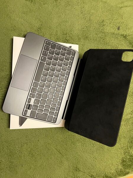 美品・保証有り Apple 11インチiPad Pro(M4)用Magic Keyboard 日本語 MWR23J/A