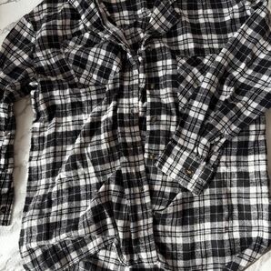 チェックシャツ