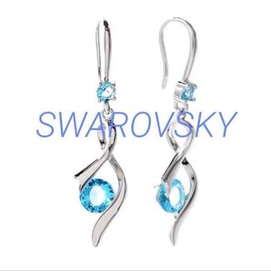 スワロフスキーCZ採用 揺れるフックピアス(ブルー)