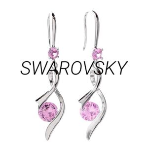 スワロフスキーCZ採用 揺れるフックピアス(ピンク)