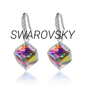 SWAROVSKI元素採用 綺麗 色可変フックピアス(マルチカラー)