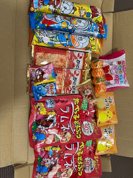 お菓子詰め合わせ 駄菓子 たべっ子どうぶつラムネ うまい棒 ①