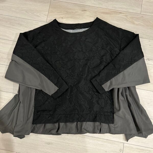 美品 サイズM〜L 長袖カットソー トップス 黒 ブラック