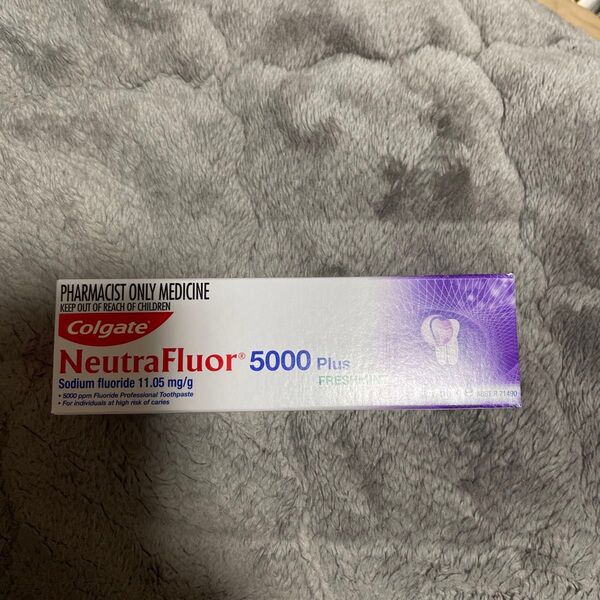 Colgate NeutraFluor 5000 Plus 歯磨き粉 フッ素