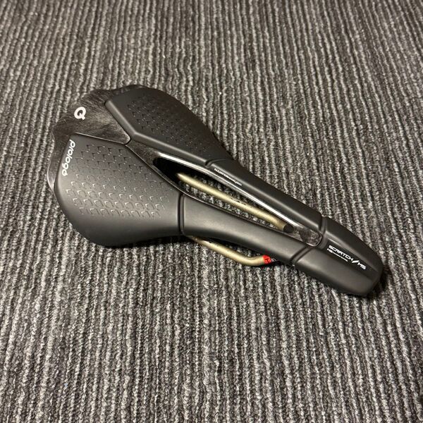 prologo SCRATCH M5 PAS TIROX サドル