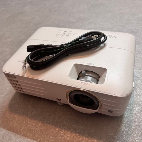 PX748-4K ゲーミングプロジェクター