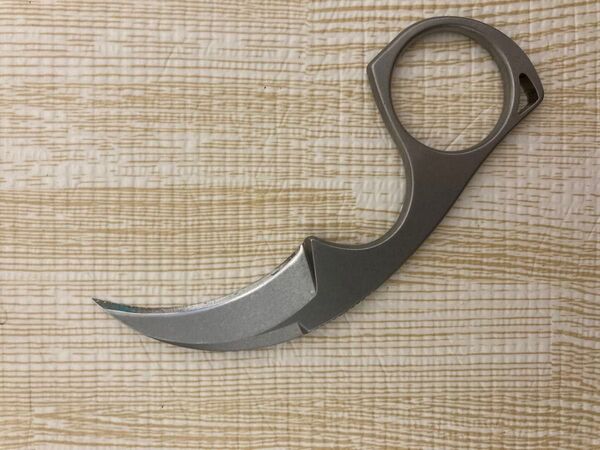 bastinelli knives カランビット イタリア製 ネックナイフ 詳細はお問い合わせ下さい