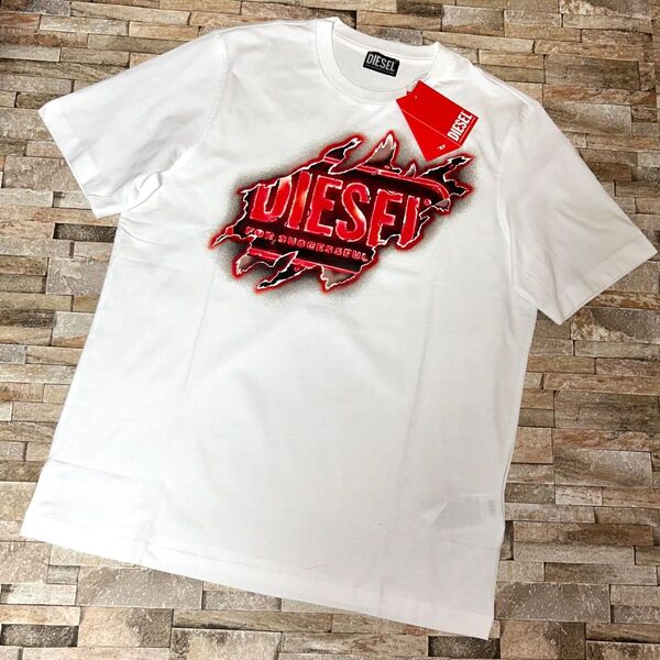 【新品】DIESEL ディーゼル/クルーネック グラフィックスクラッチロゴ Tシャツ カットソー Mサイズ 半袖