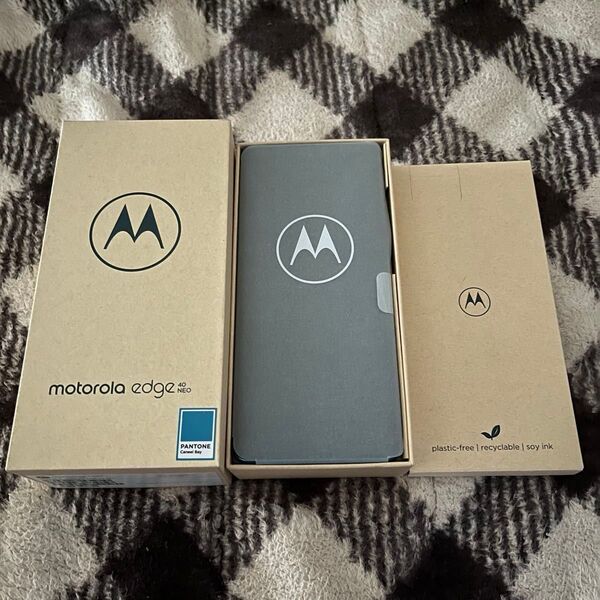 開封未使用 motorola edge40 neo カリビアンブルー SIMフリー