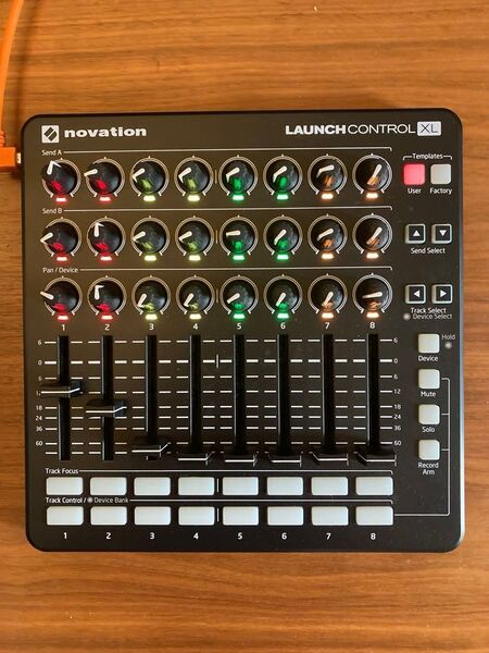 novation Launch Control XL mk2 MIDIコントローラー