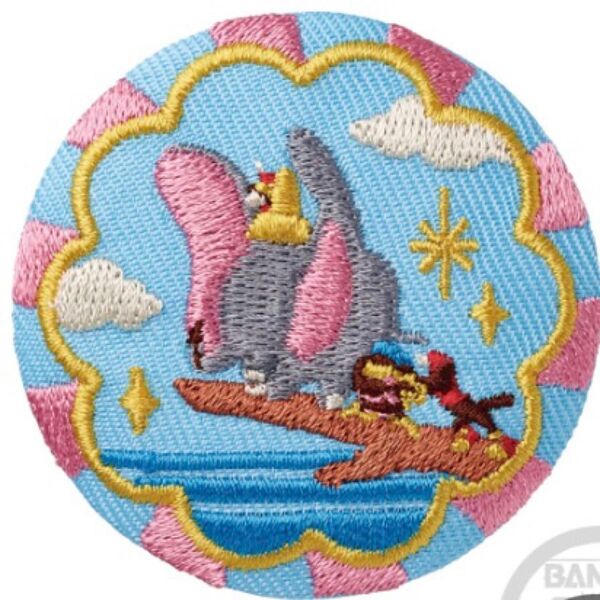 Disney * 刺繍缶バッジ ディズニー ダンボ