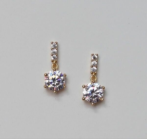 ピアス 揺れる1粒CZダイヤ