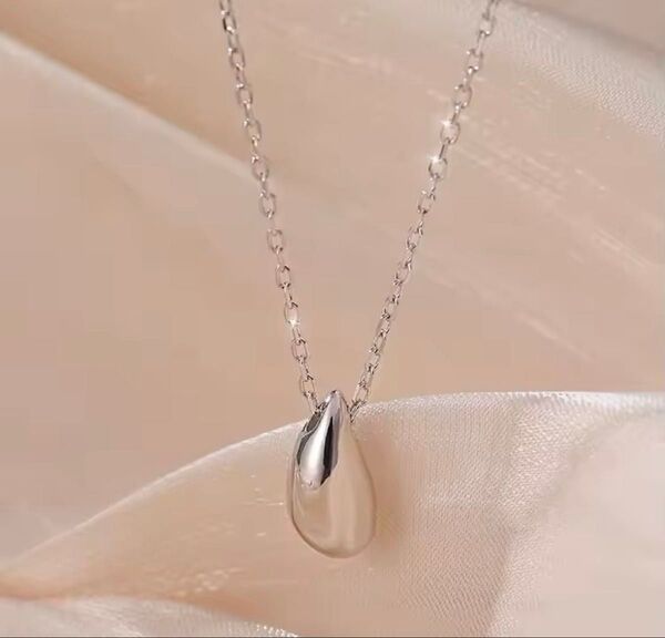 ティアドロップ シルバー ネックレス
