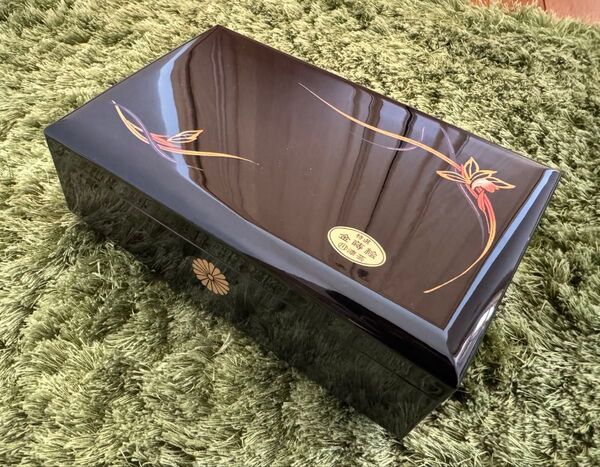金蒔絵 漆芸 菊の紋 オルゴール付き 宝石箱 ジュエリーボックス