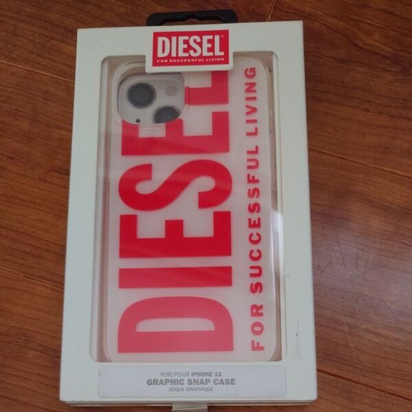 【新品・正規品】DIESEL iPhone 13用 グラフィック スナップケース(クリア×レッド)