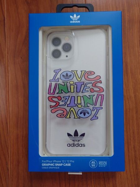iPhone ケース 12 / 12 Pro adidas GRAPHIC SNAP CASE
