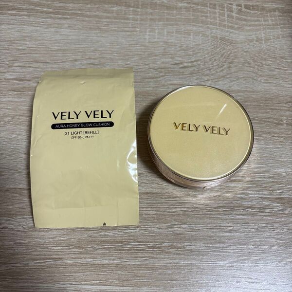 VELY VELY はちみつツヤ肌クッション 21号 ライト