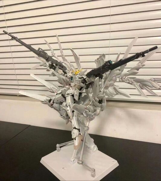 MGサイズ1/100 ウイングガンダム スノーホワイトプレリュード (新品)