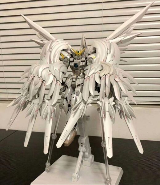 MGサイズ1/100 ウイングガンダム スノーホワイトプレリュード (新品)