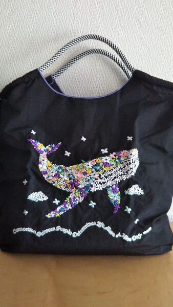 韓国 刺繍 軽量 折りたたみ トートバッグ FLOWER クジラ ブラック Mサイズ