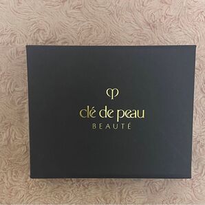 クレドポーボーテ cl de peau BEAUT 箱