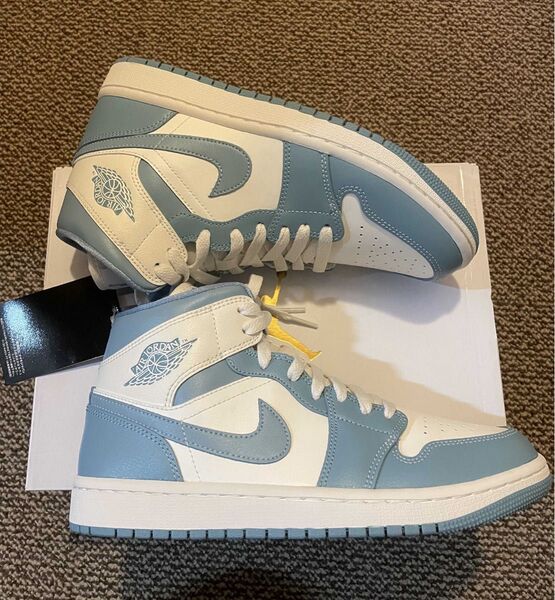 Nike Women's Air Jordan 1 Mid "University Blue"