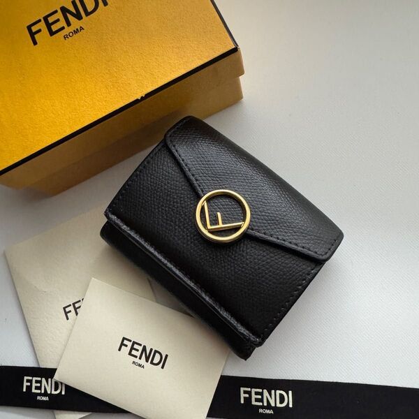 【限定価格】 816 FENDI フェンディ 3つ折り財布
