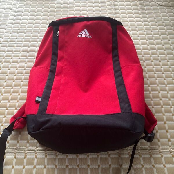 adidas リュック レッド