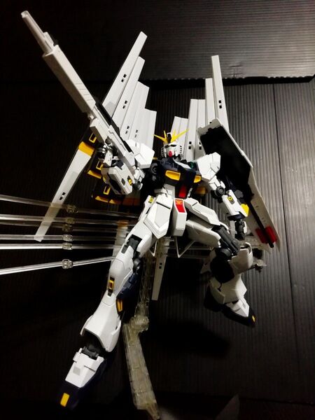 MG 1/100 νガンダム Ver.Ka(ダブルフィンファンネル)