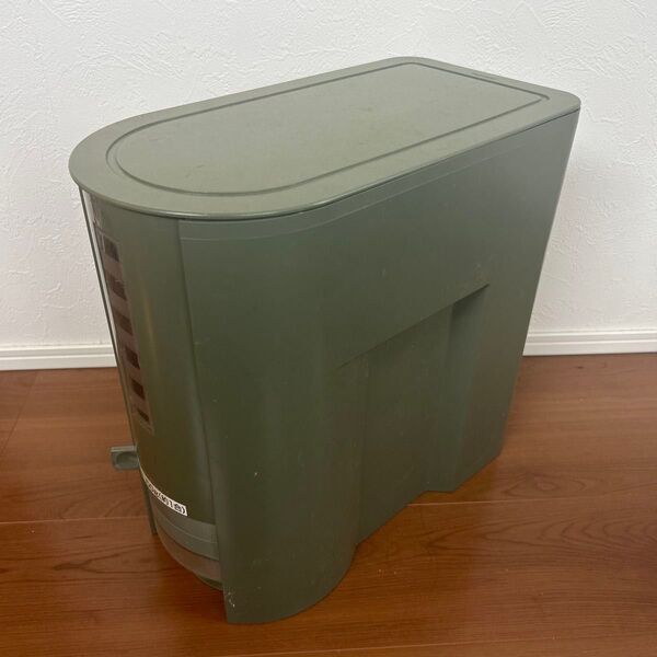Tupperware ライスストッカー 10キロ 米びつ プラスチック製 蓋付き 食品保存容器 キッチン用品 米櫃 米保存 中古