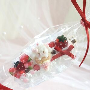 ストロベリー ドリーム☆ ヘアクリップ いちご ホイップ レース りぼん うさぎ アイス チョコ ロリィタ デコ 送料無料