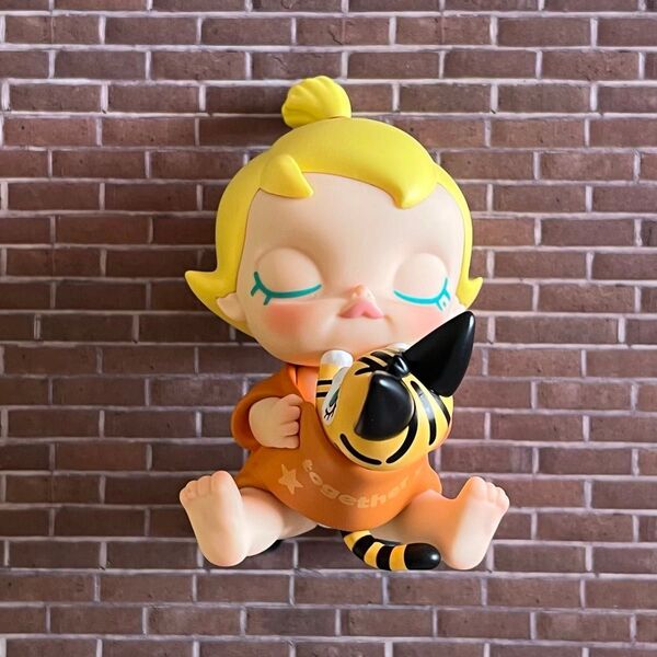 POPMART Baby Molly〈My Huggable Discovery シリーズ〉A Forced Hug 中袋未開封