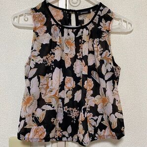 EMODA フラワー柄クロップドノースリーブトップス エモダ