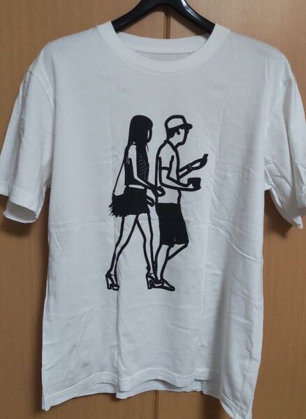 ユニクロ UT Tシャツ Mサイズ ジュリアンオピー