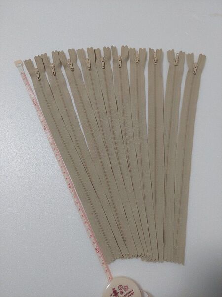YKK製ファスナー 長さ30cmベージュ 10本