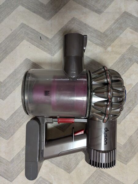 中古品ダイソンV6コードレス掃除機