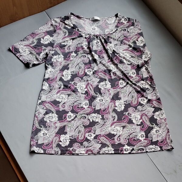 花柄カットソー
