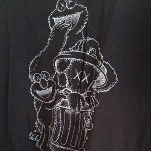 UNIQLO KAWS コラボTシャツ 黒 XL