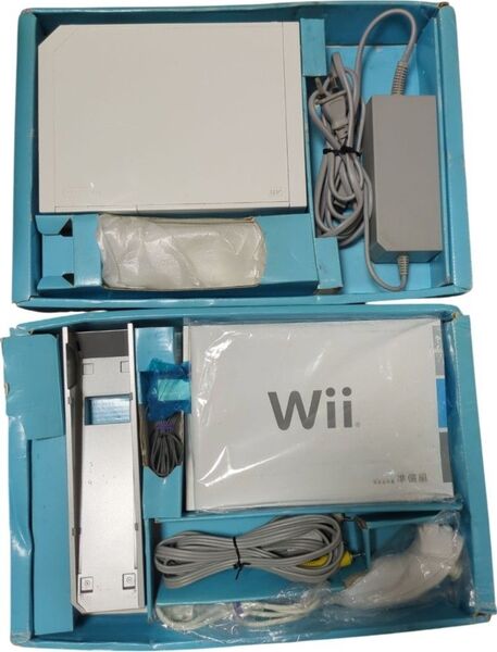 【中古】Wii 本体一式■ソフト2本■バランスWiiボード