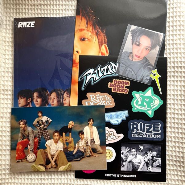 RIIZE、ライズ 1st mini albumRIIZING。開封済み抜け無し。フォトブックver。RIIZINGDAY ver