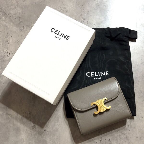 《正規品》CELINE セリーヌ トリオンフ三つ折り財布 グレージュ レザー