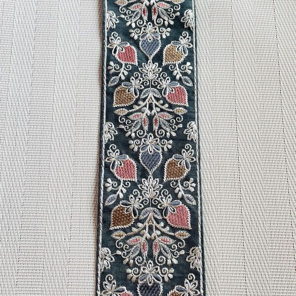 インド刺繍リボン いちご リボン1m ハンドメイド ヘアアクセサリー ポーチ