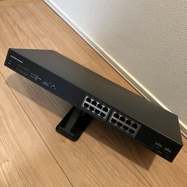2.5Gbps 16ポート + SFP 2ボート 合計18ポートスイッチングハブ 10Gbps uplink可能